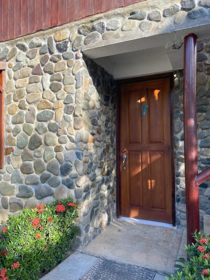 Bungalows Malu Кахуита Екстериор снимка